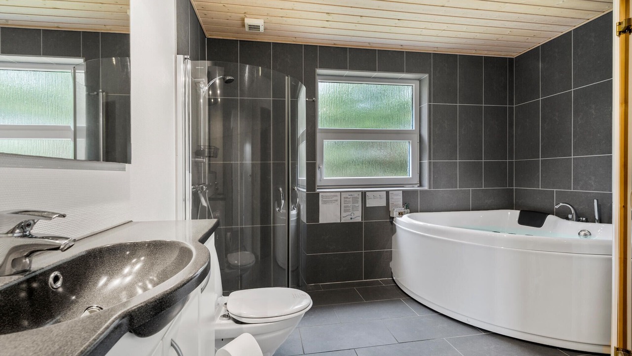 Photo of Bathroom in Skaven Strand