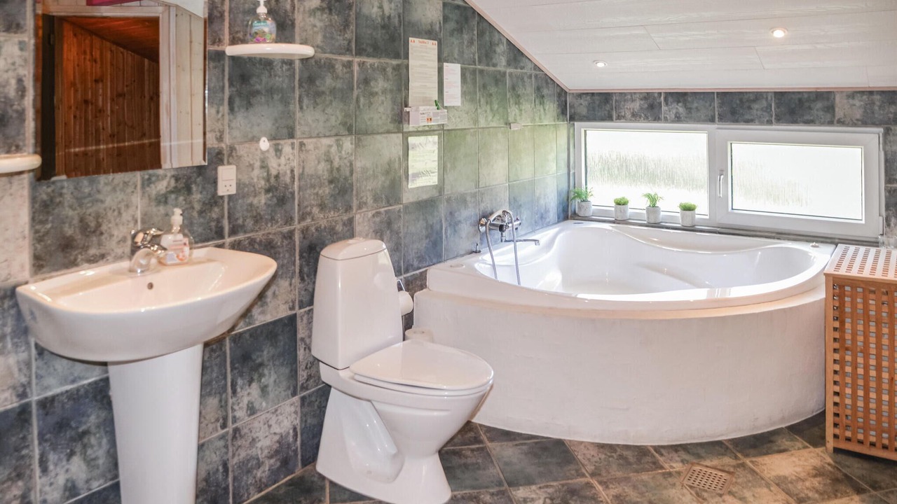 Photo of Bathroom in Henne