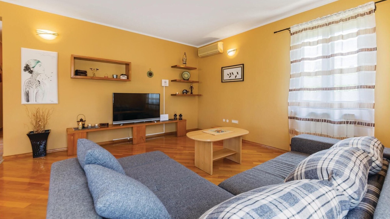 Photo of Bedroom in Putini