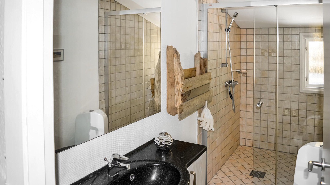 Photo of Bathroom in Hou