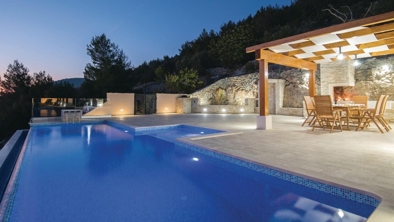 Photo of Outdoor in Blato