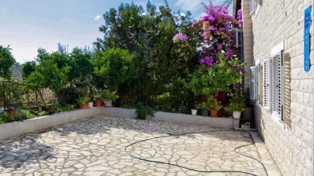 Photo of Outdoor in Mirce