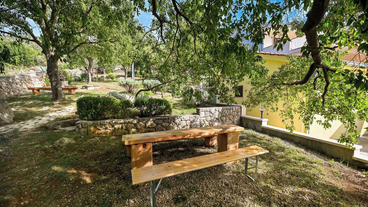 Photo of Outdoor in Seline