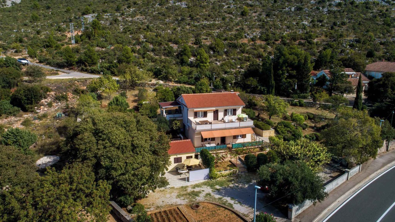 Photo of Outdoor in Seline