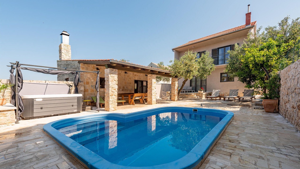 Photo of Outdoor in Betina