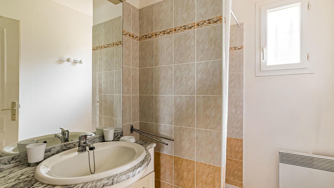 Photo of Bathroom in Beauville