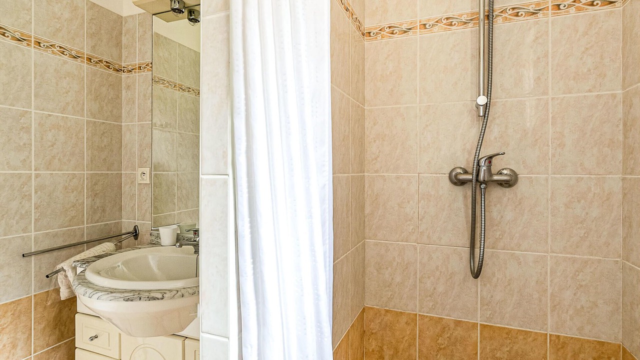 Photo of Bathroom in Beauville