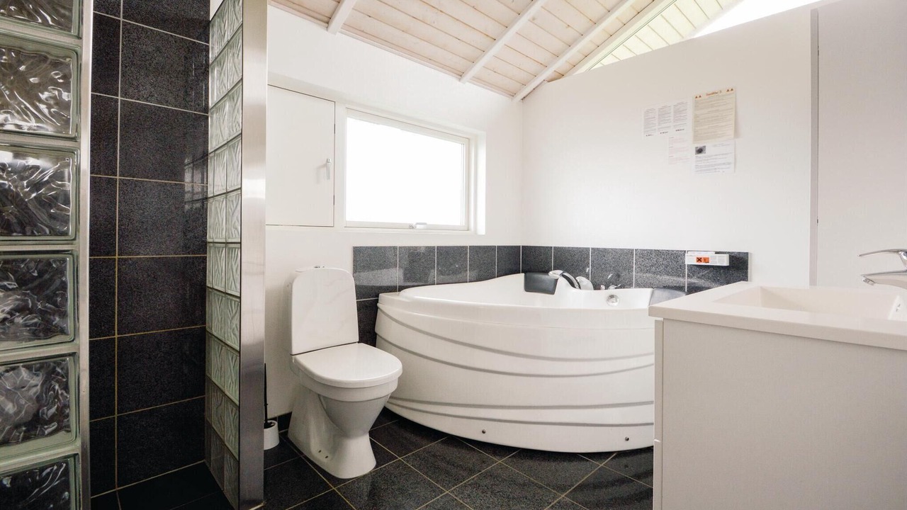 Photo of Bathroom in Flovt Strand