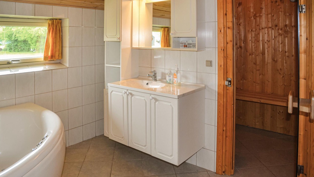 Photo of Bathroom in Jegum