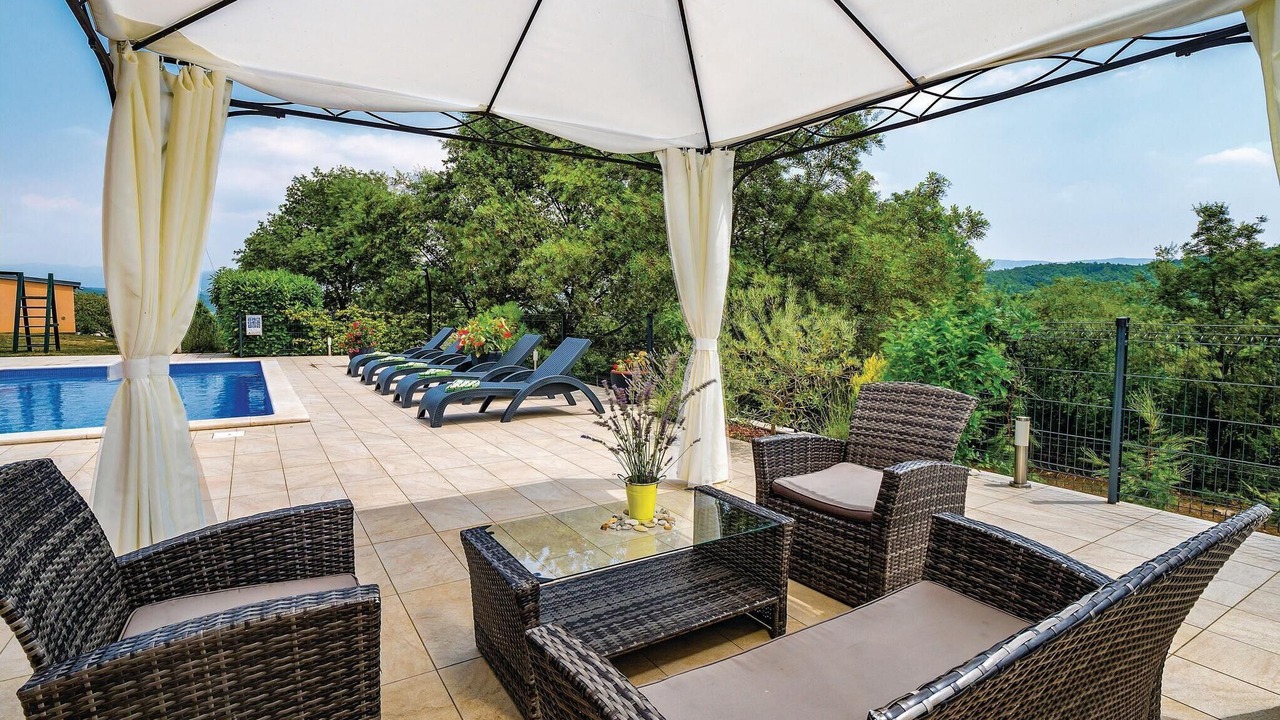 Photo of Outdoor in Pican