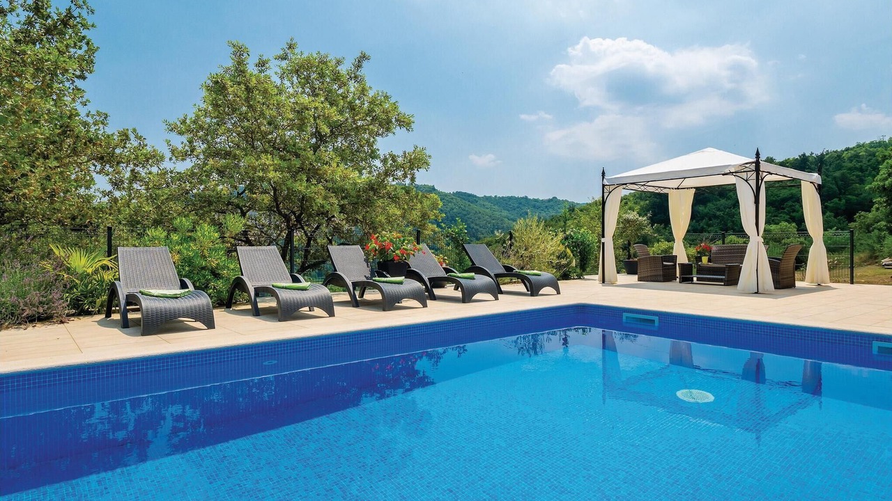Photo of Outdoor in Pican