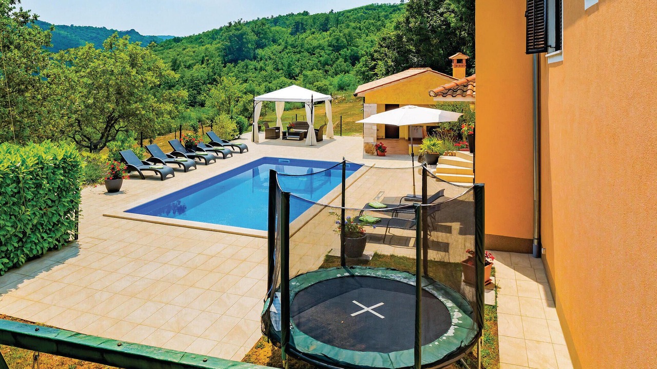 Photo of Outdoor in Pican