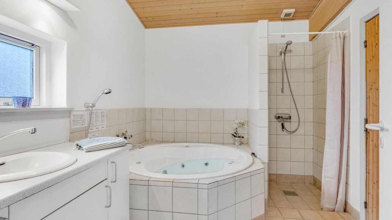 Photo of Bathroom in Faaborg
