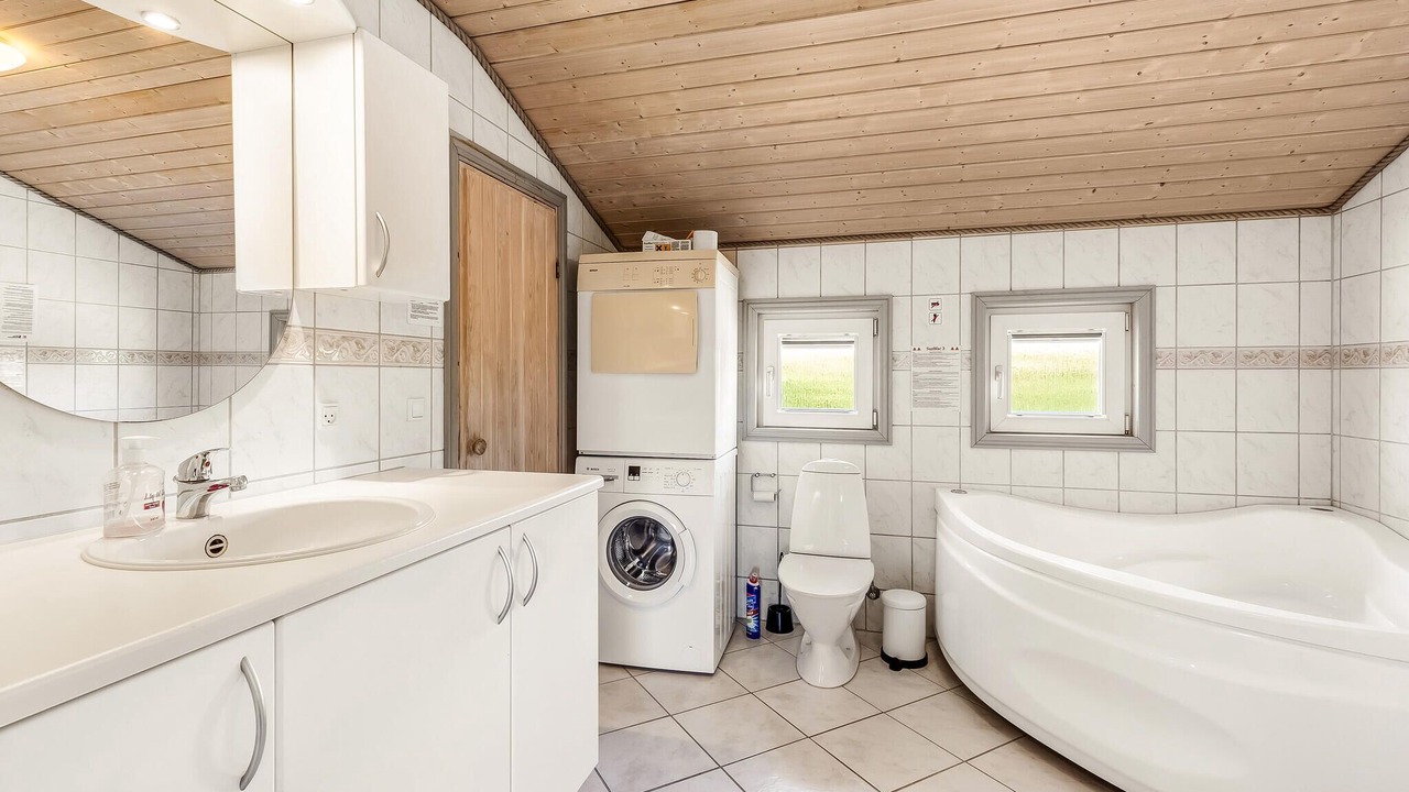 Photo of Bathroom in Flovt Strand