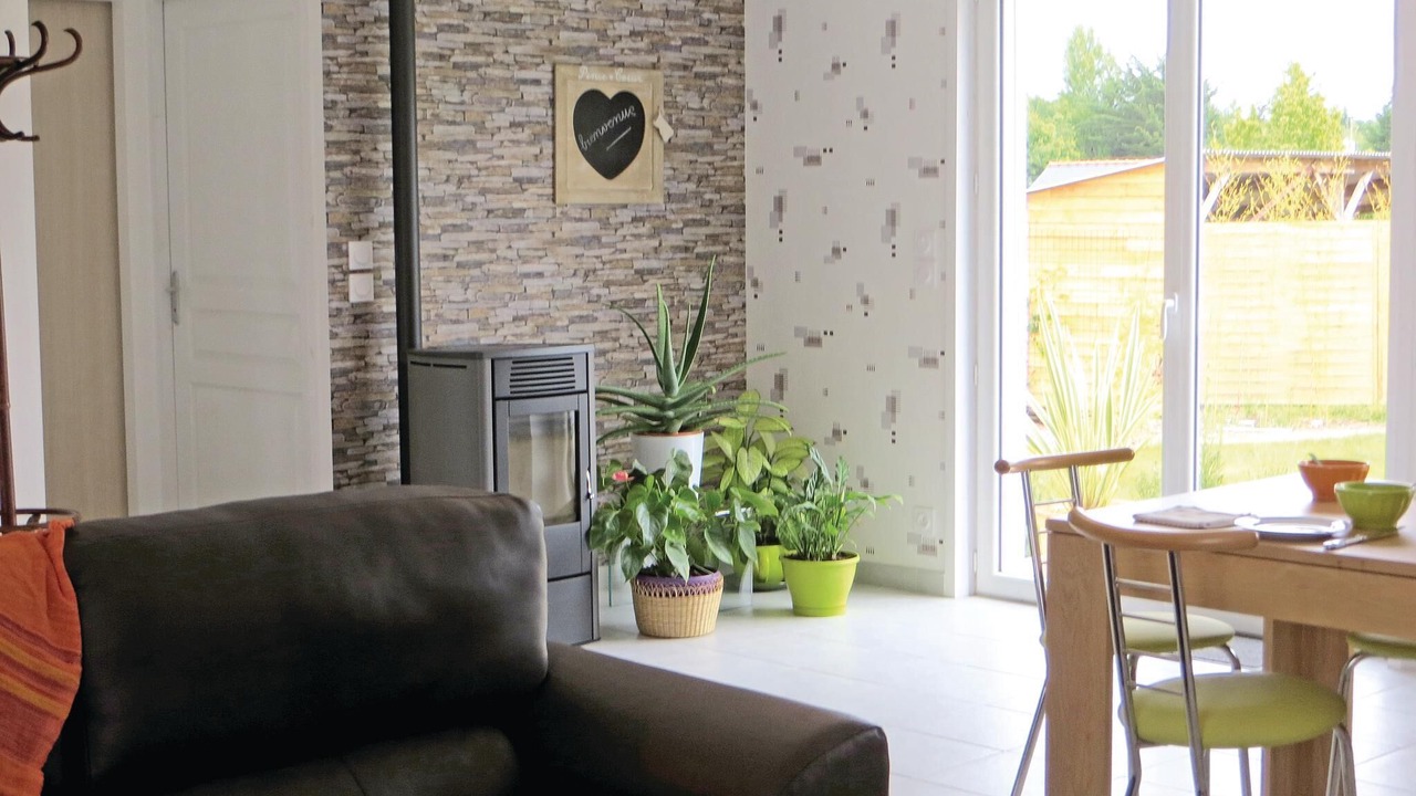 Photo of Bedroom in Brain-sur-Allonnes