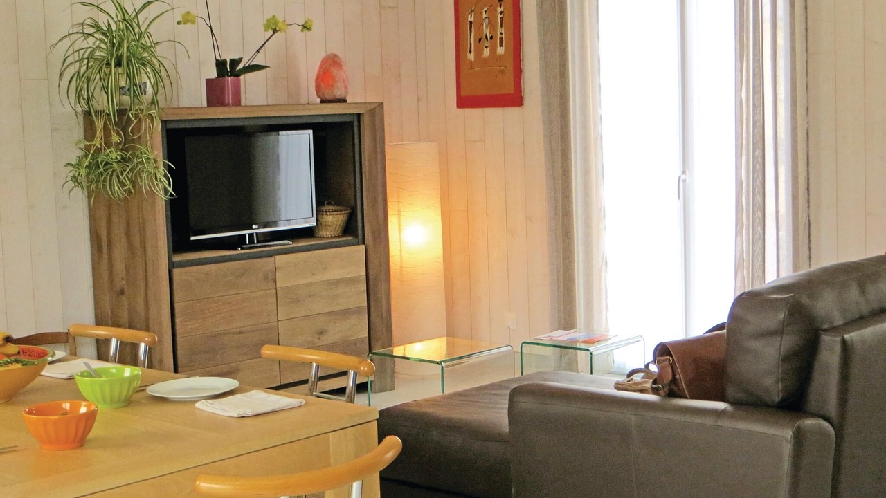 Photo of Bedroom in Brain-sur-Allonnes
