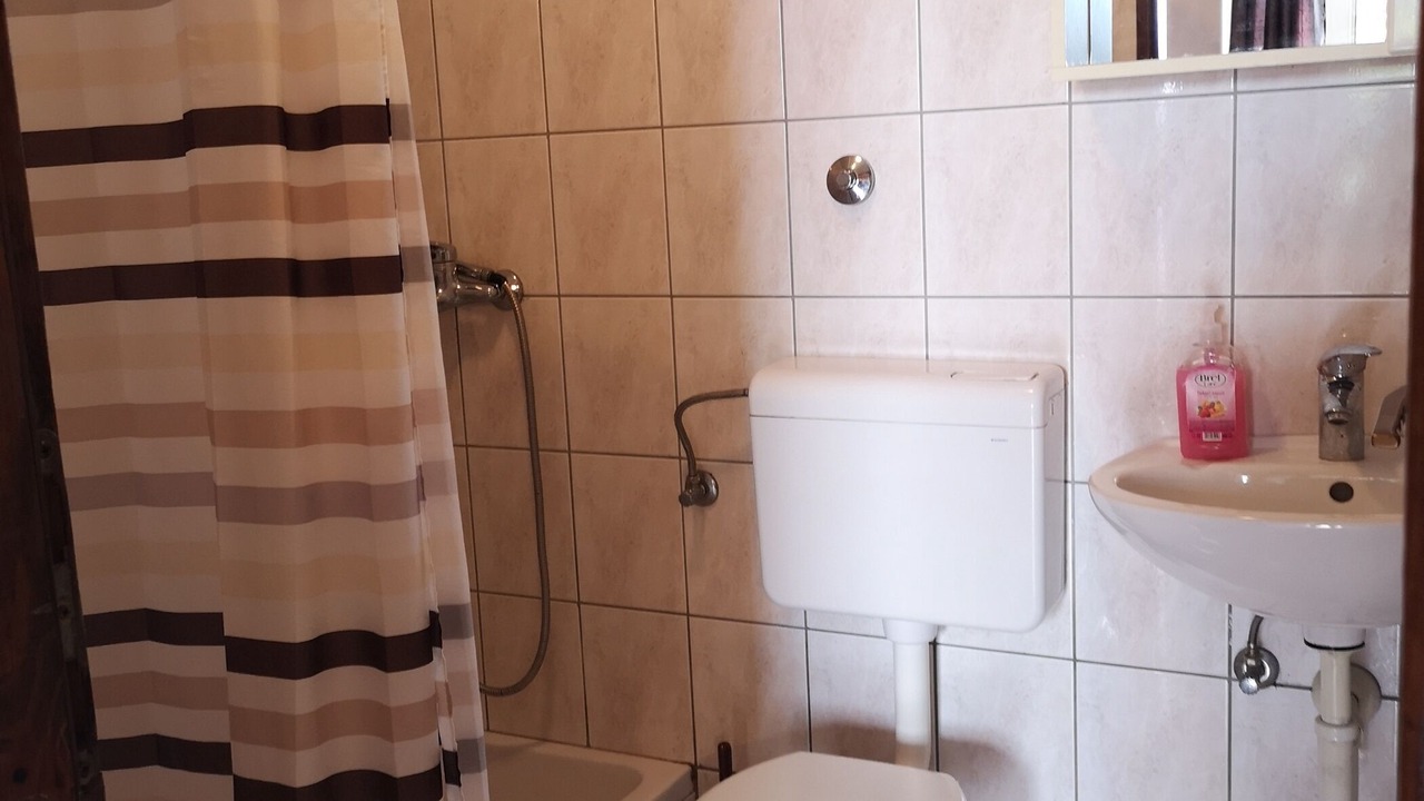 Photo of Bathroom in Brsecine