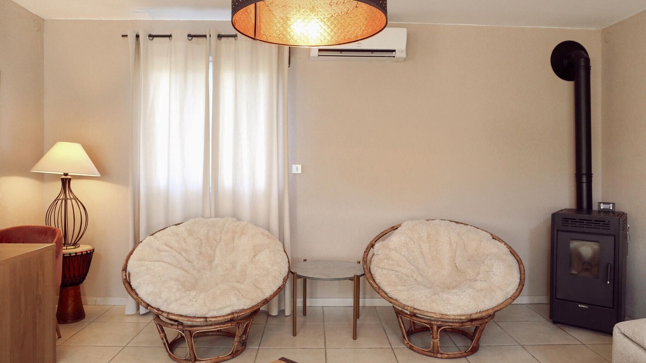 Photo of Bedroom in Rochefort-du-Gard