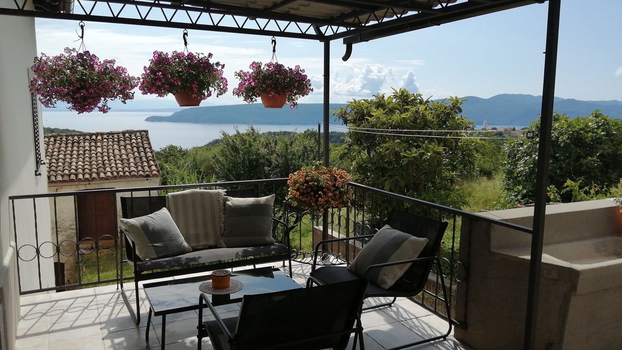 Photo of Patio Balcony in Brsec