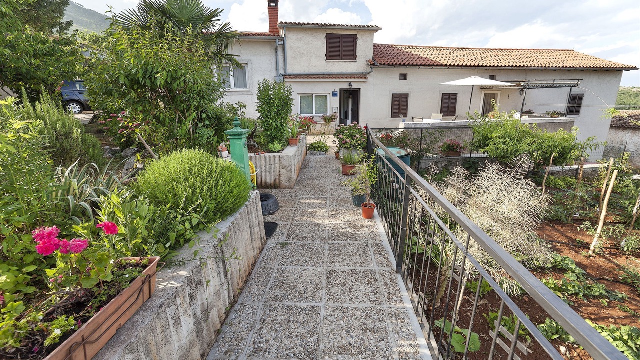 Photo of Outdoor in Brsec
