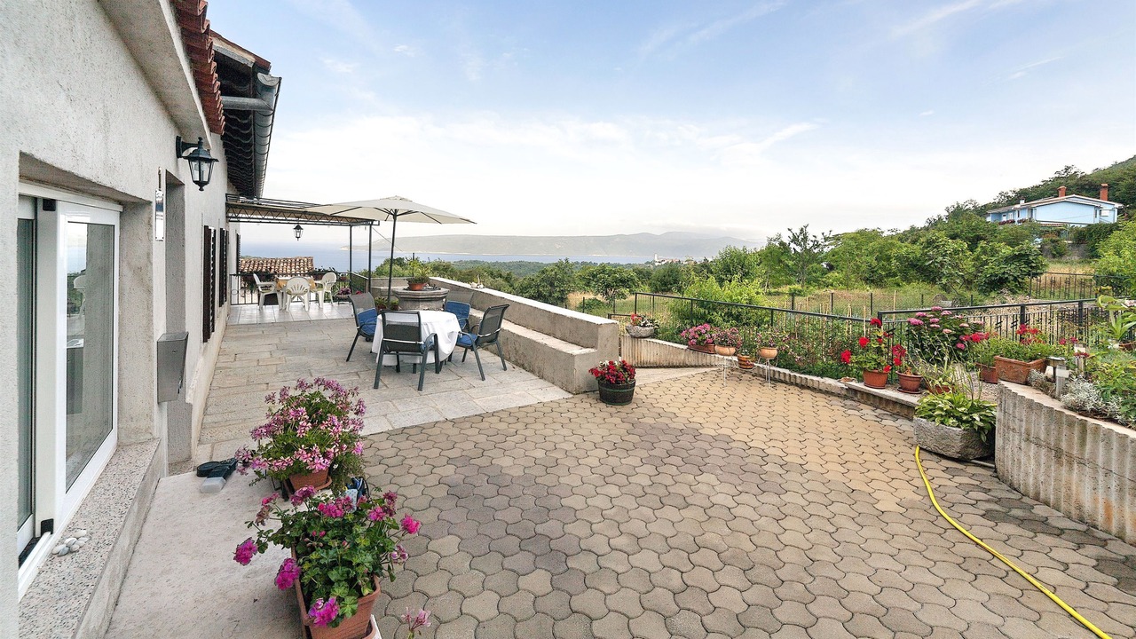 Photo of Outdoor in Brsec