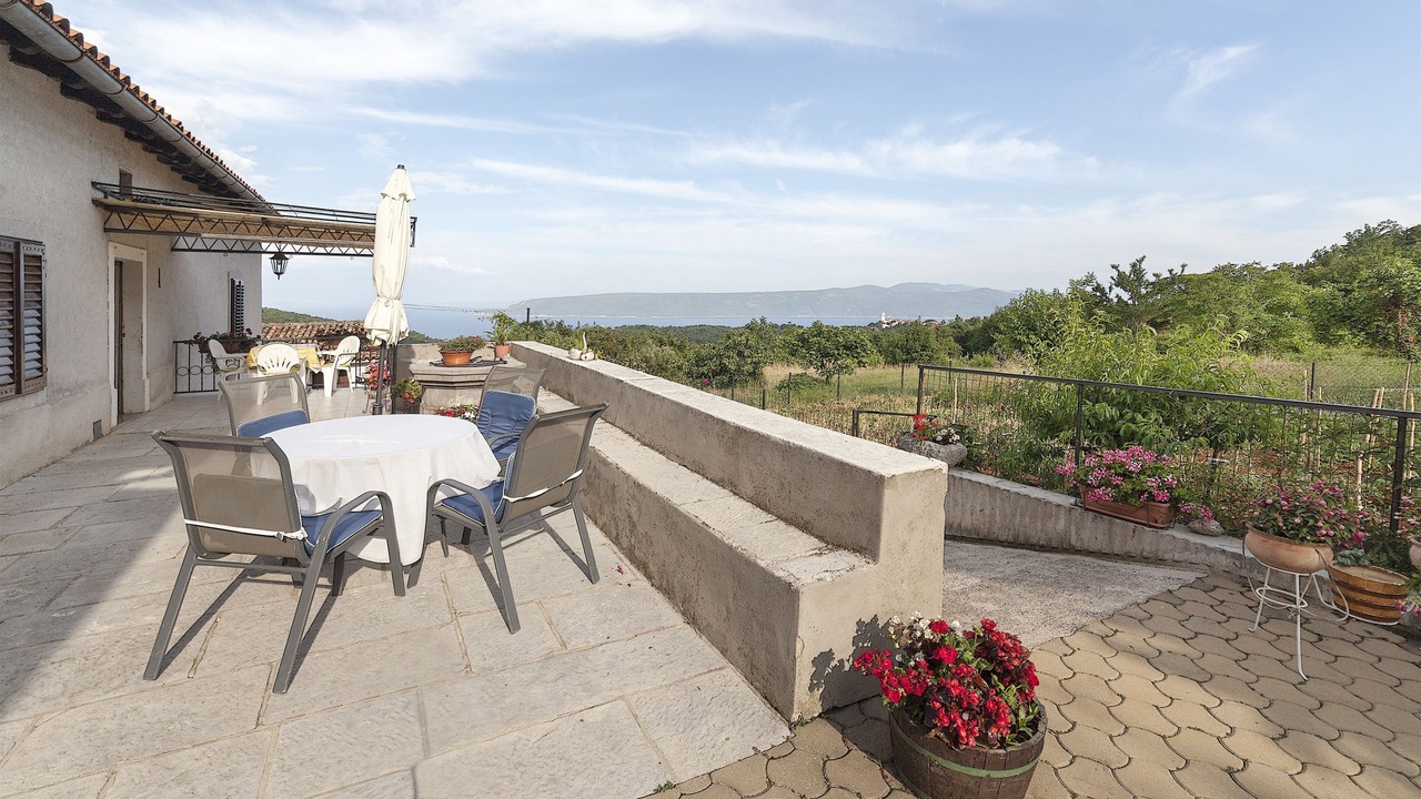 Photo of Outdoor in Brsec
