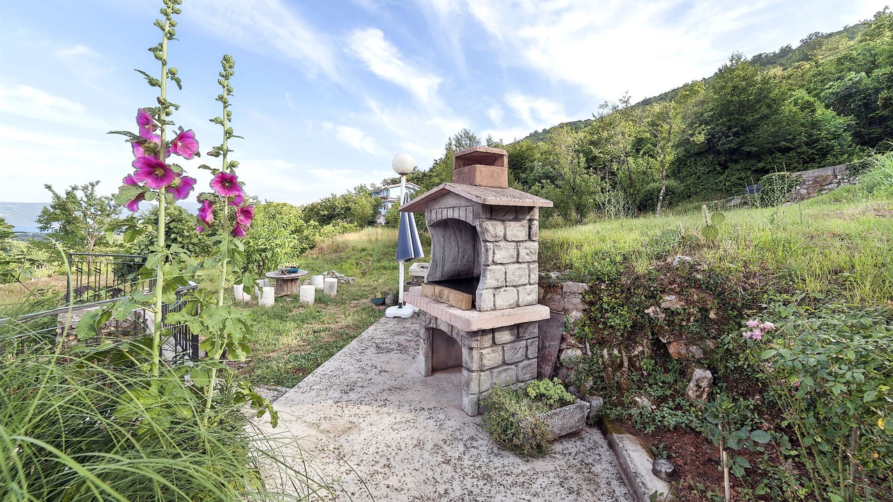 Photo of Outdoor in Brsec