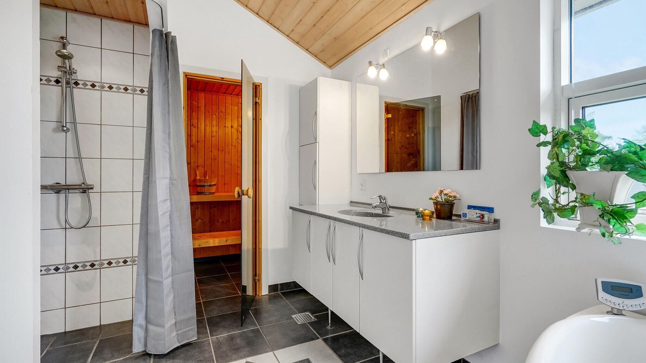 Photo of Bathroom in Skals