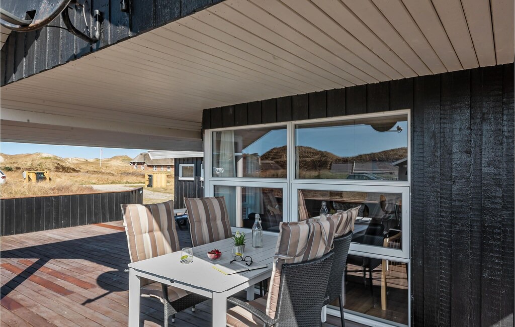 Photo of Others in Houvig Strand