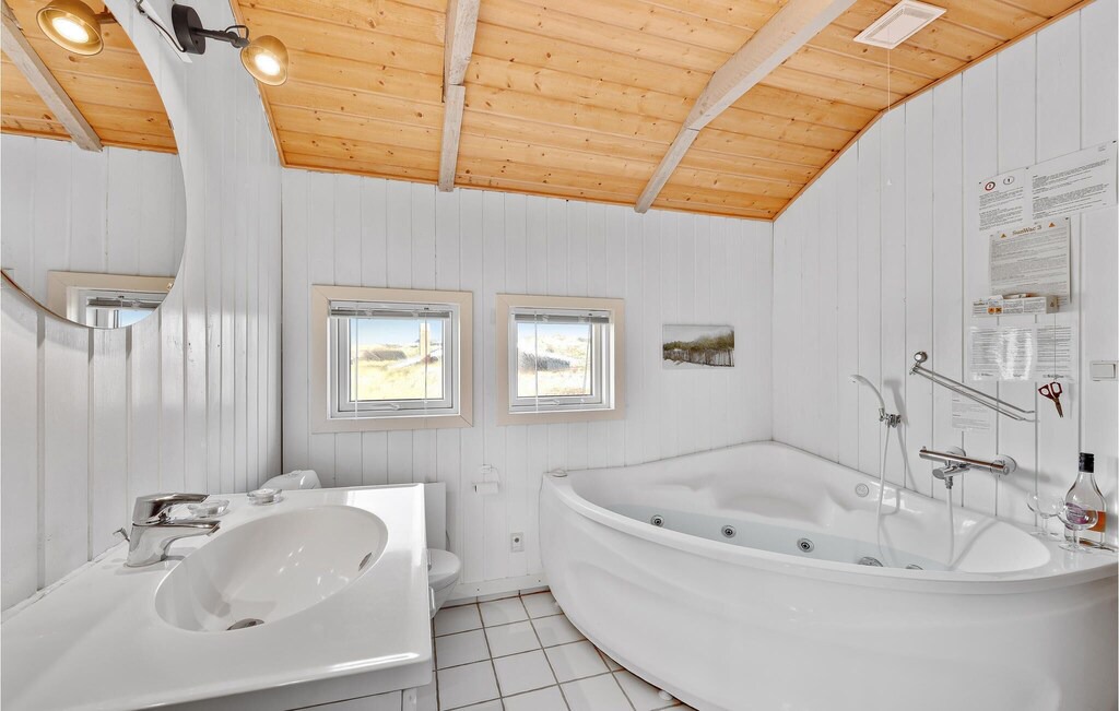 Photo of Bathroom in Houvig Strand