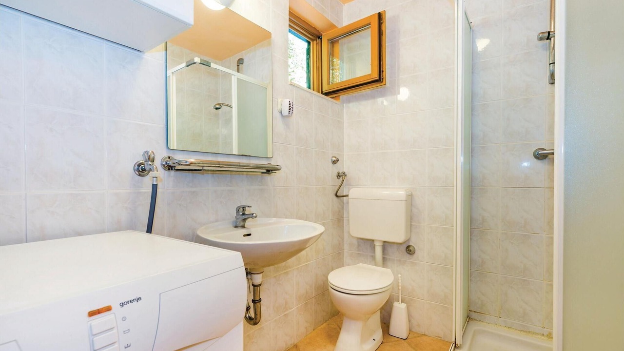 Photo of Bathroom in Obrs