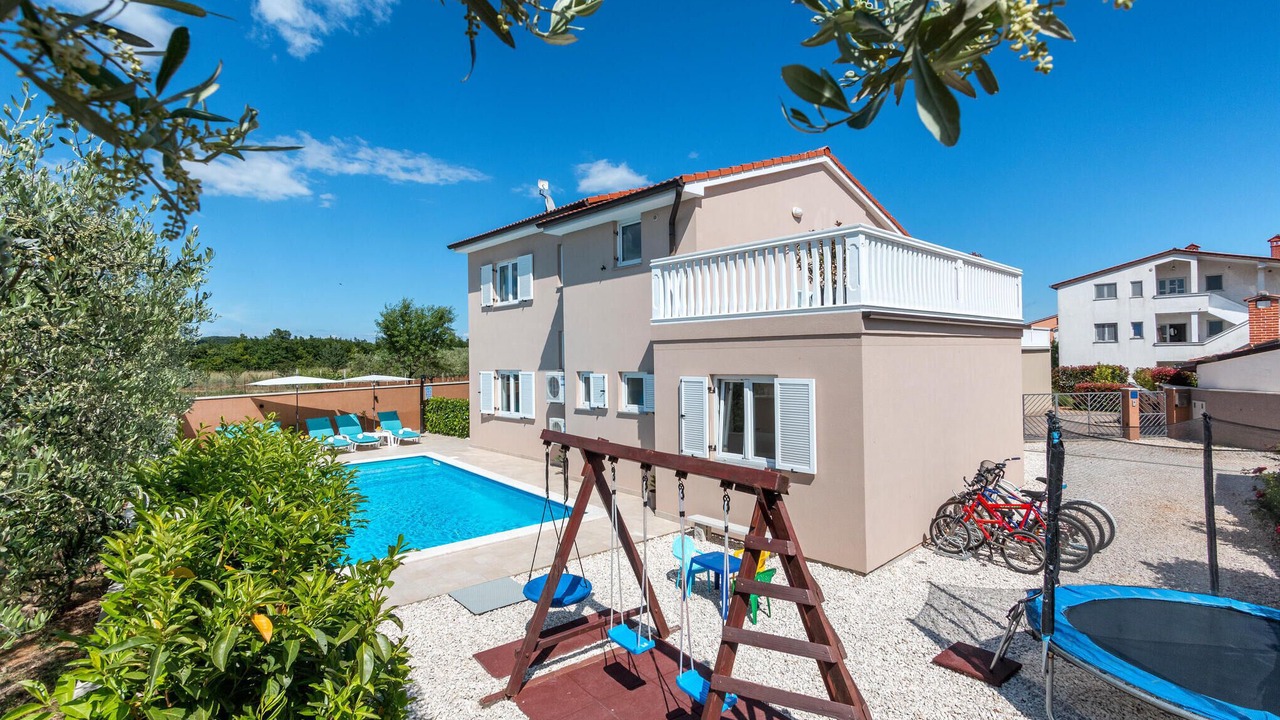 Photo of Outdoor in Loborika