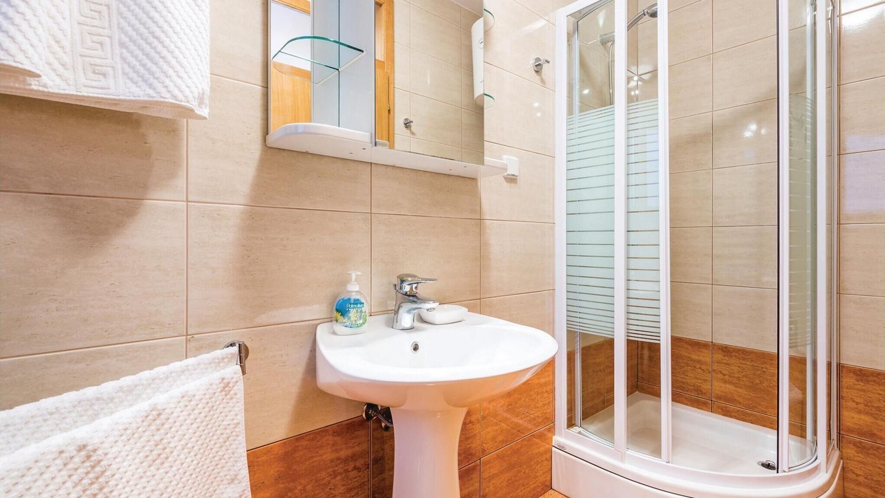 Photo of Bathroom in Sarsoni