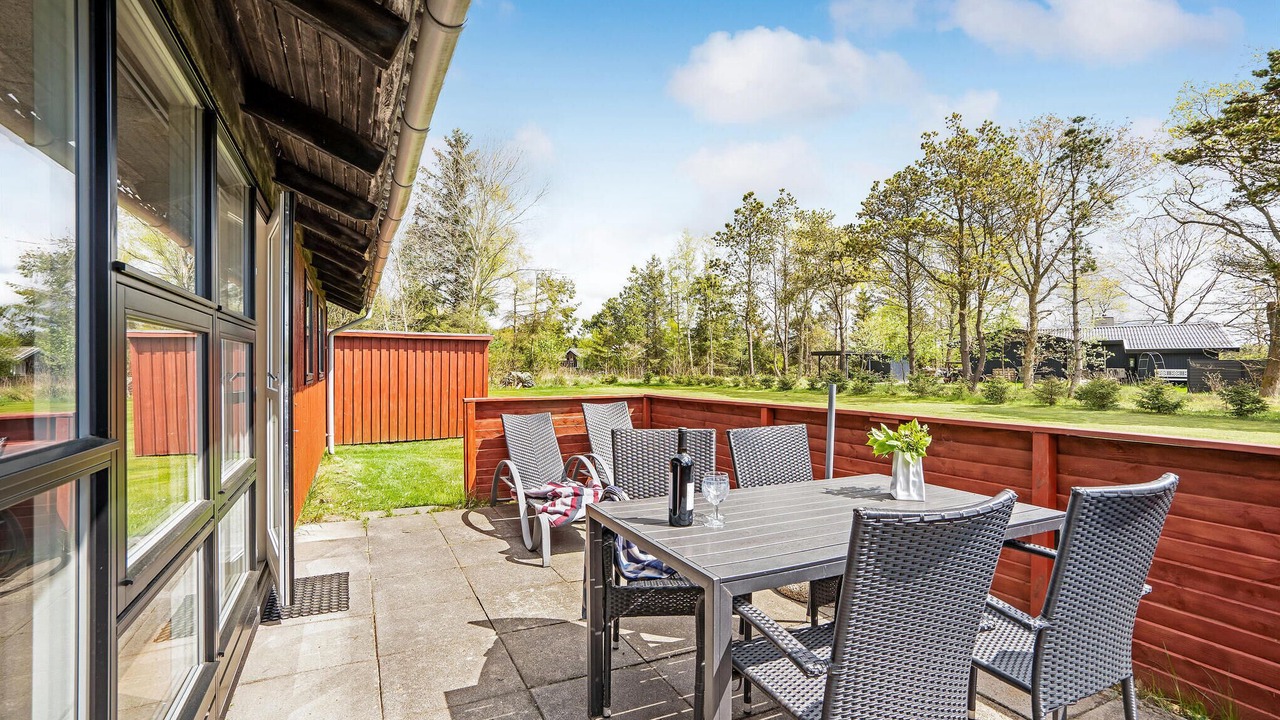 Photo of Others in Ho