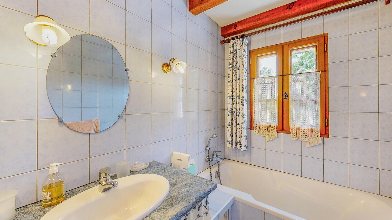 Photo of Bathroom in Saint-Pierre-d'Eyraud