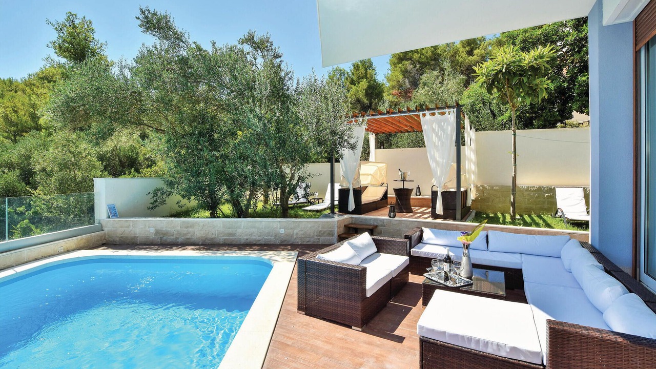 Photo of Outdoor in Slatine