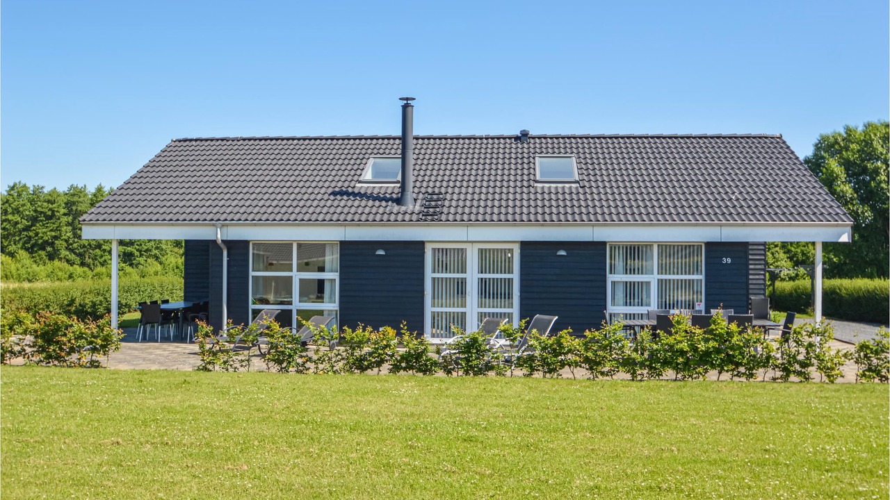 Photo of Others in Flovt Strand