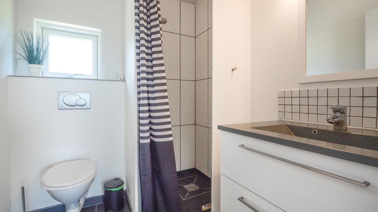 Photo of Bathroom in Flovt Strand