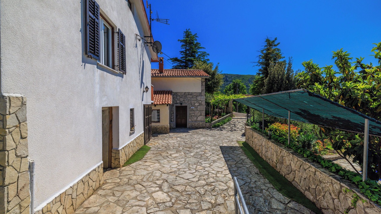 Photo of Outdoor in Plomin