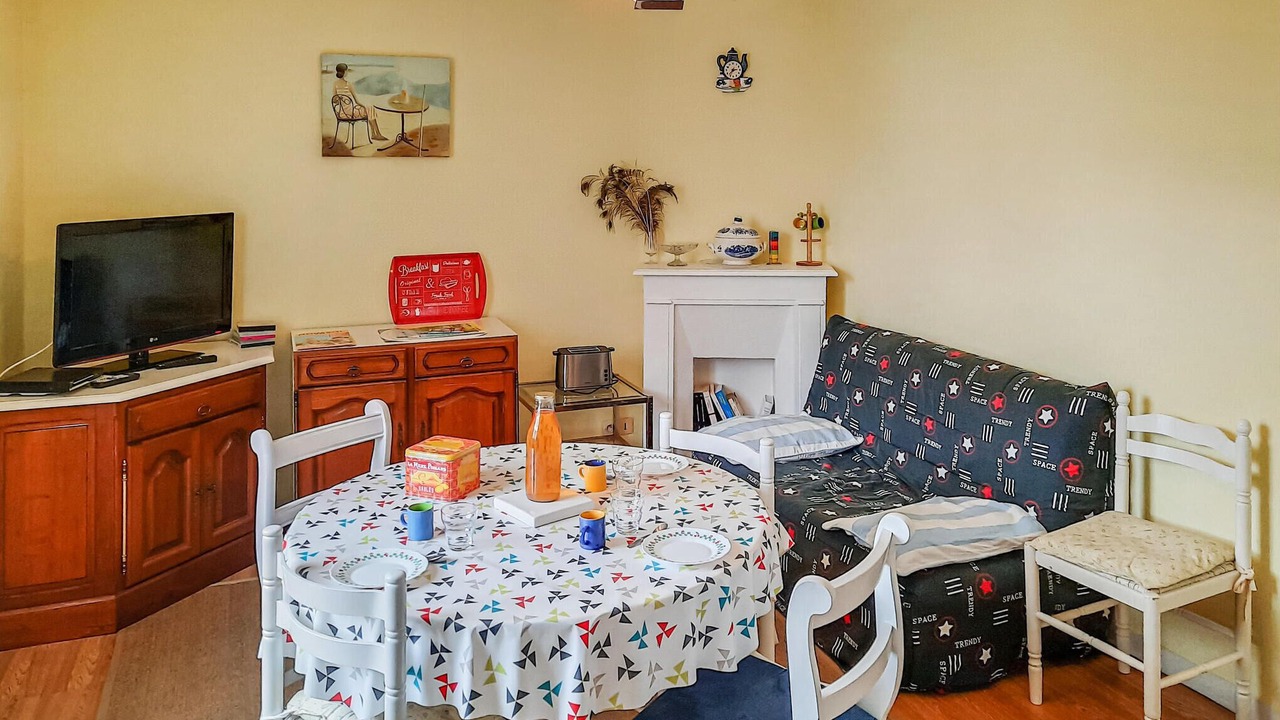 Photo of Bedroom in Hirel