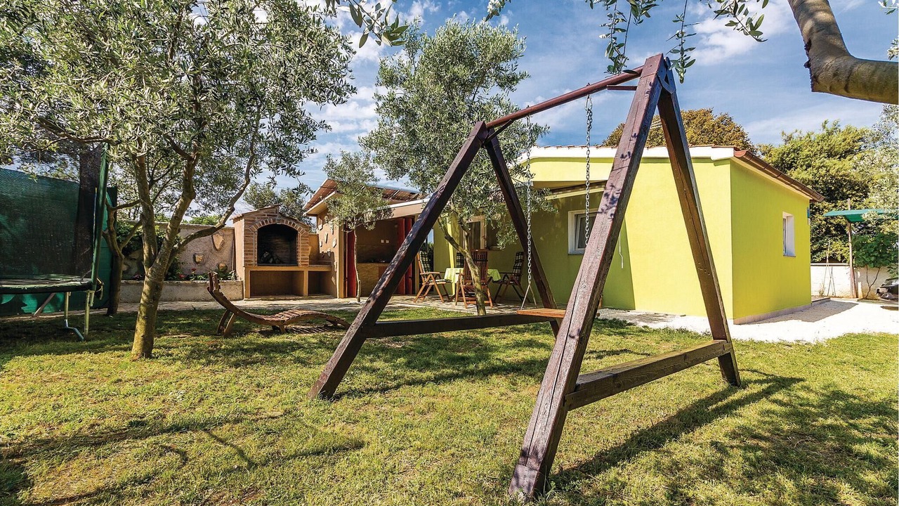 Photo of Outdoor in Peroj