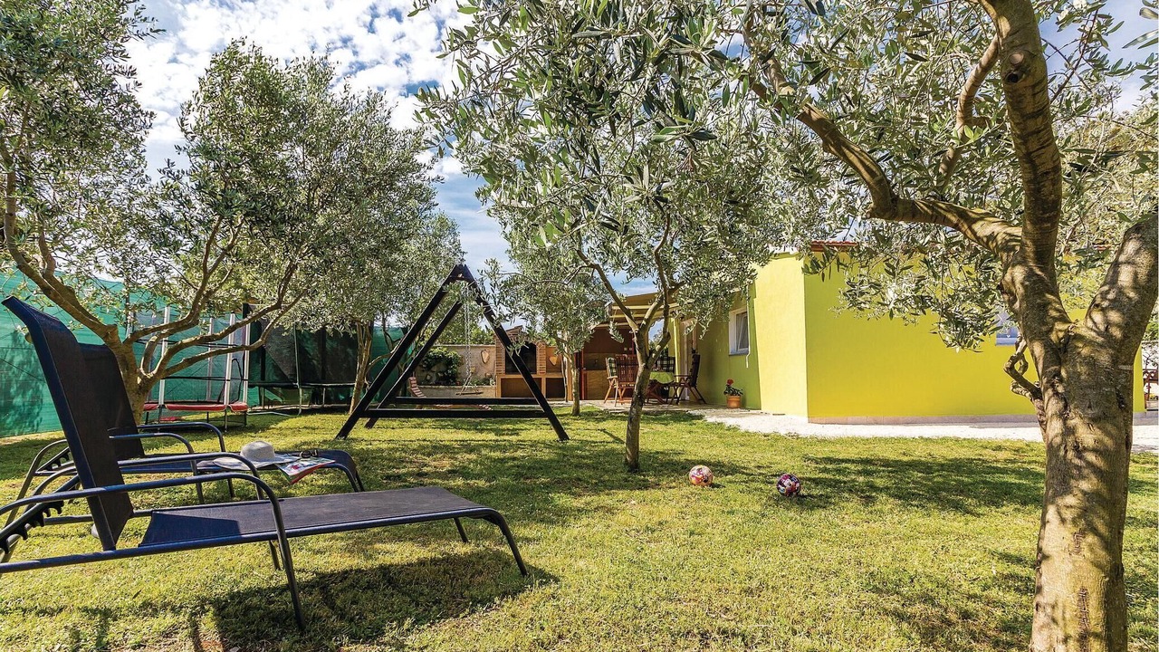 Photo of Outdoor in Peroj