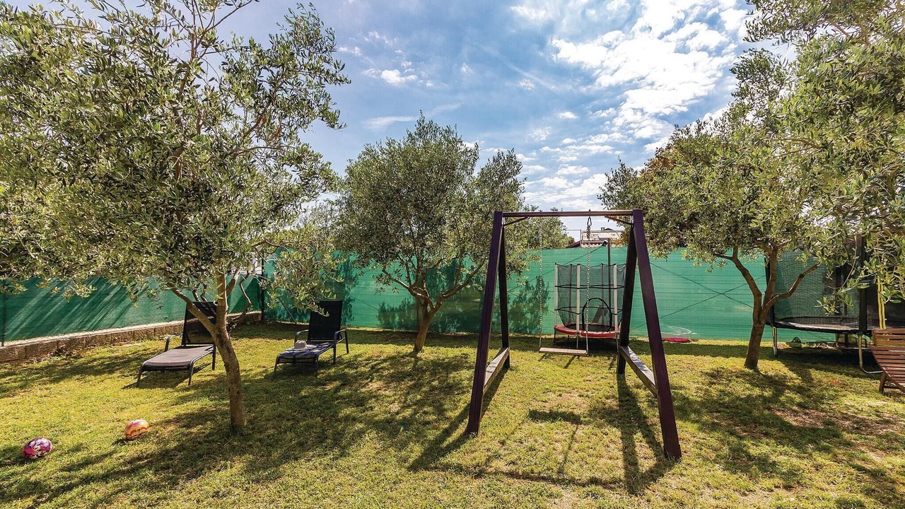 Photo of Outdoor in Peroj