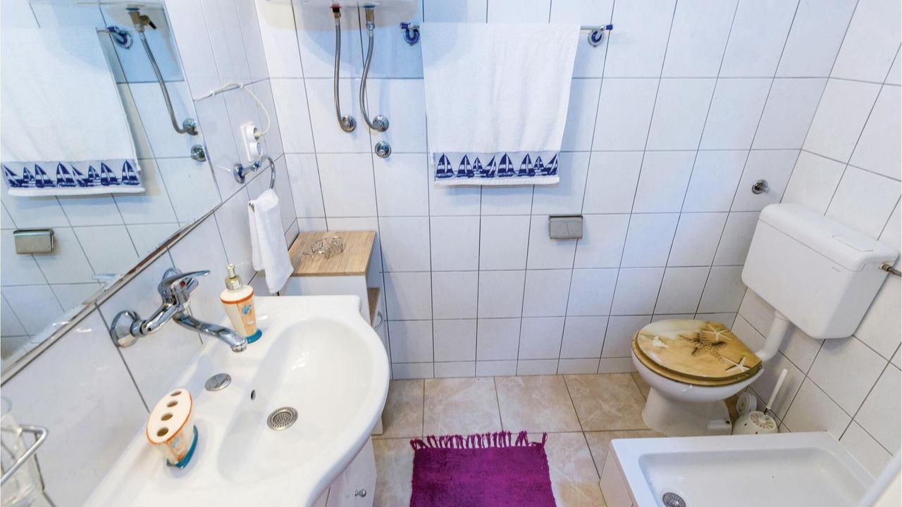 Photo of Bathroom in Smrika