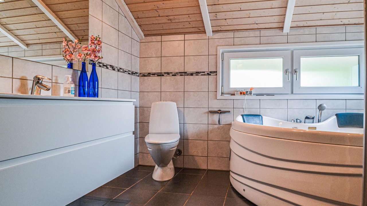 Photo of Bathroom in Jegum