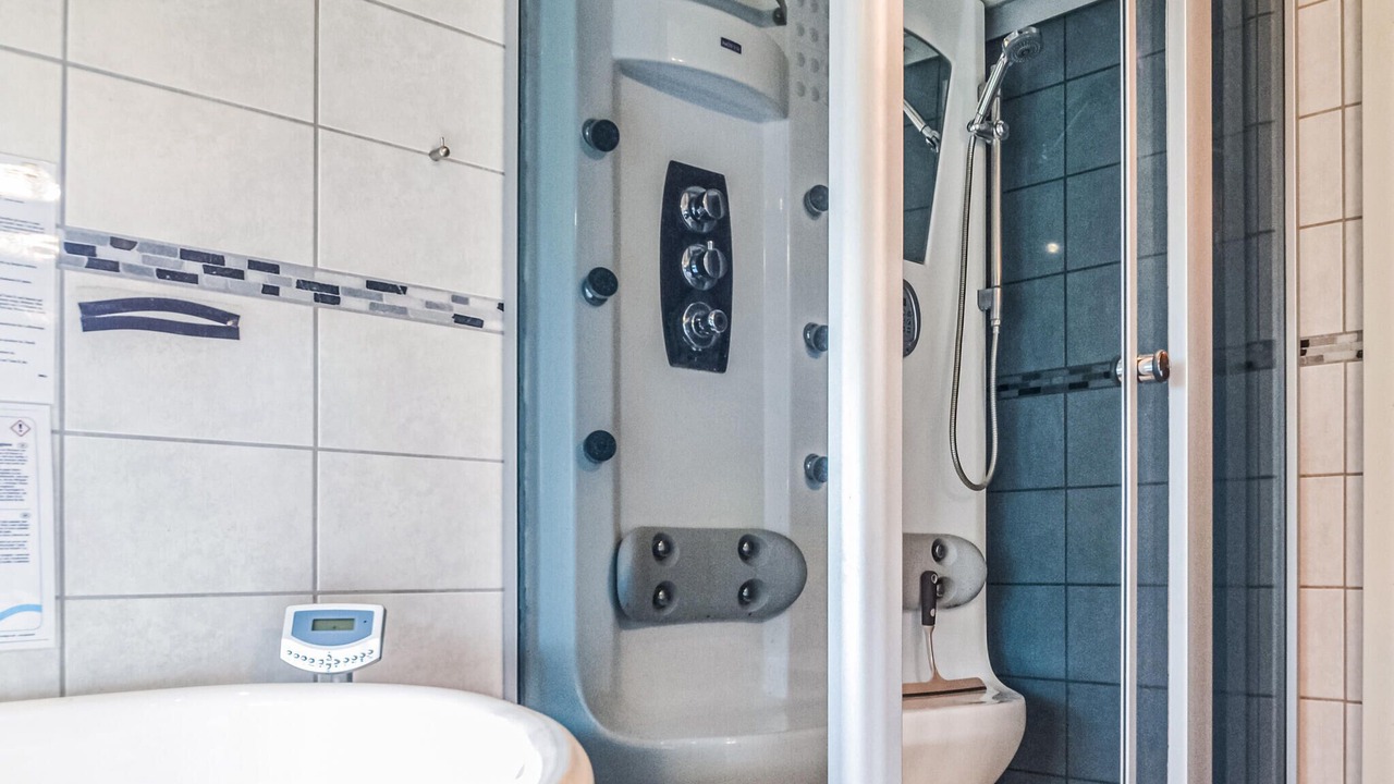 Photo of Bathroom in Jegum