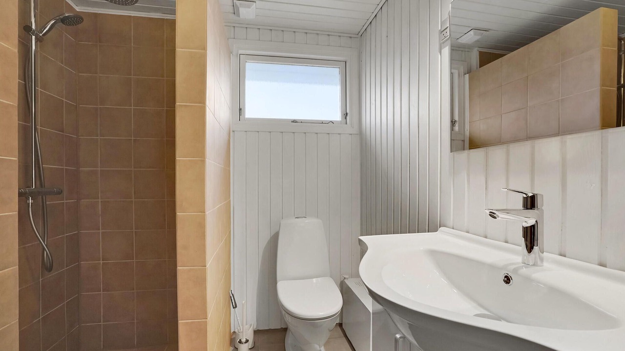 Photo of Bathroom in Mommark Strand