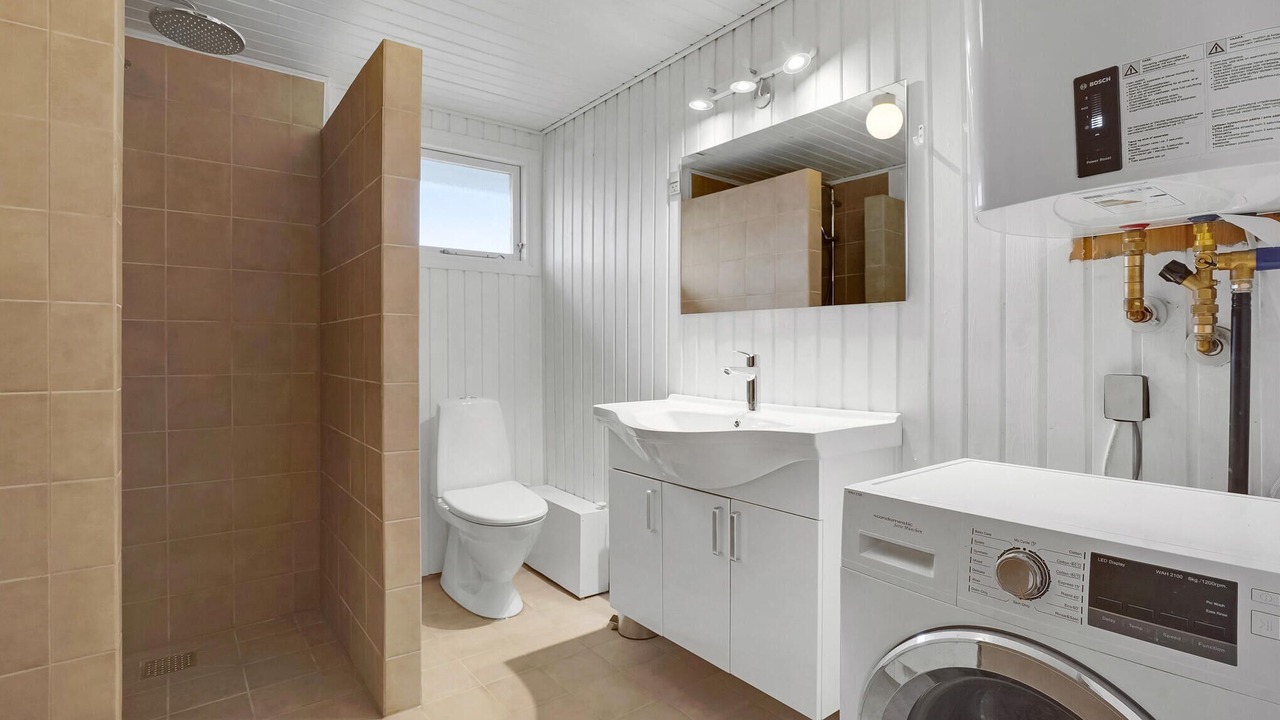 Photo of Bathroom in Mommark Strand