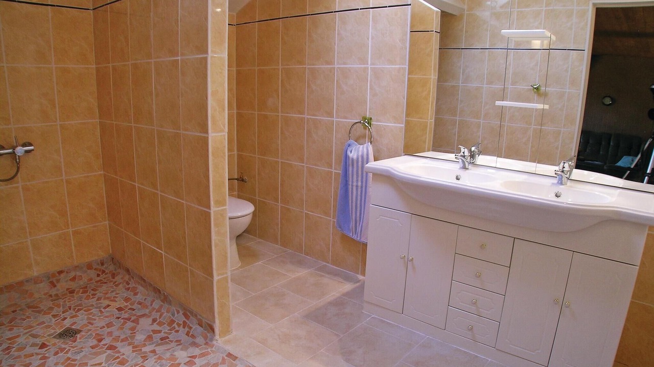 Photo of Bathroom in Les Magnils-Reigniers