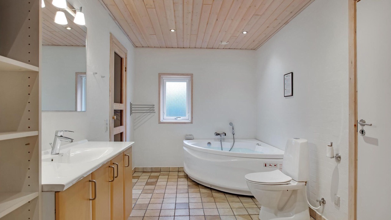 Photo of Bathroom in Strandby